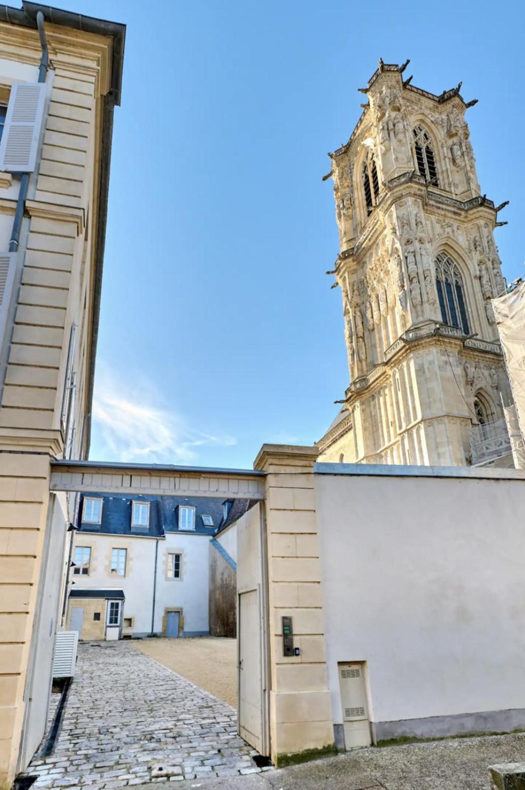 La Chapelle, Les Suites Du Palais, L'Unique 5 Etoiles De Nevers, Suite D'Exception, By Primo C0Nciergerie 外观 照片